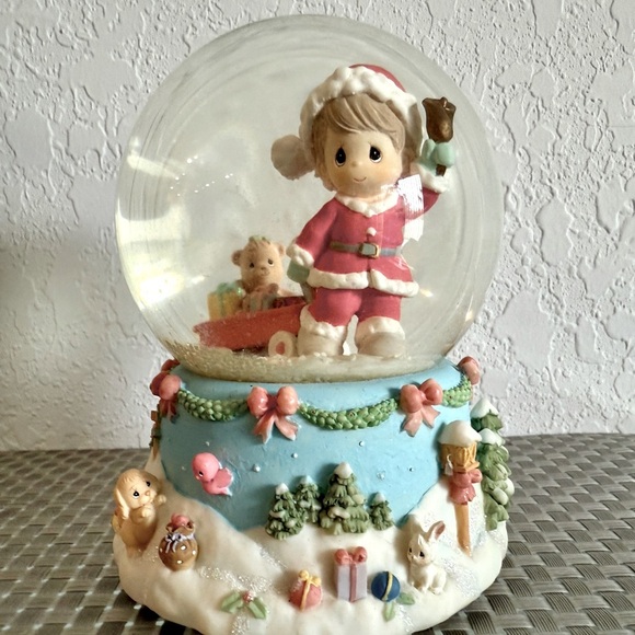 PRECIOUS MOMENTS “Jingle Bells” Musical Snow Globe - Picture 1 of 3